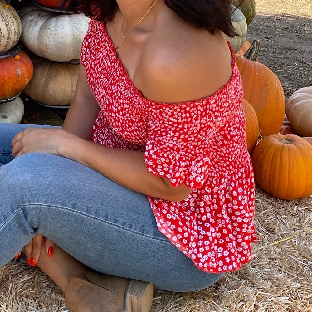 Off the shoulder floral top ❤️